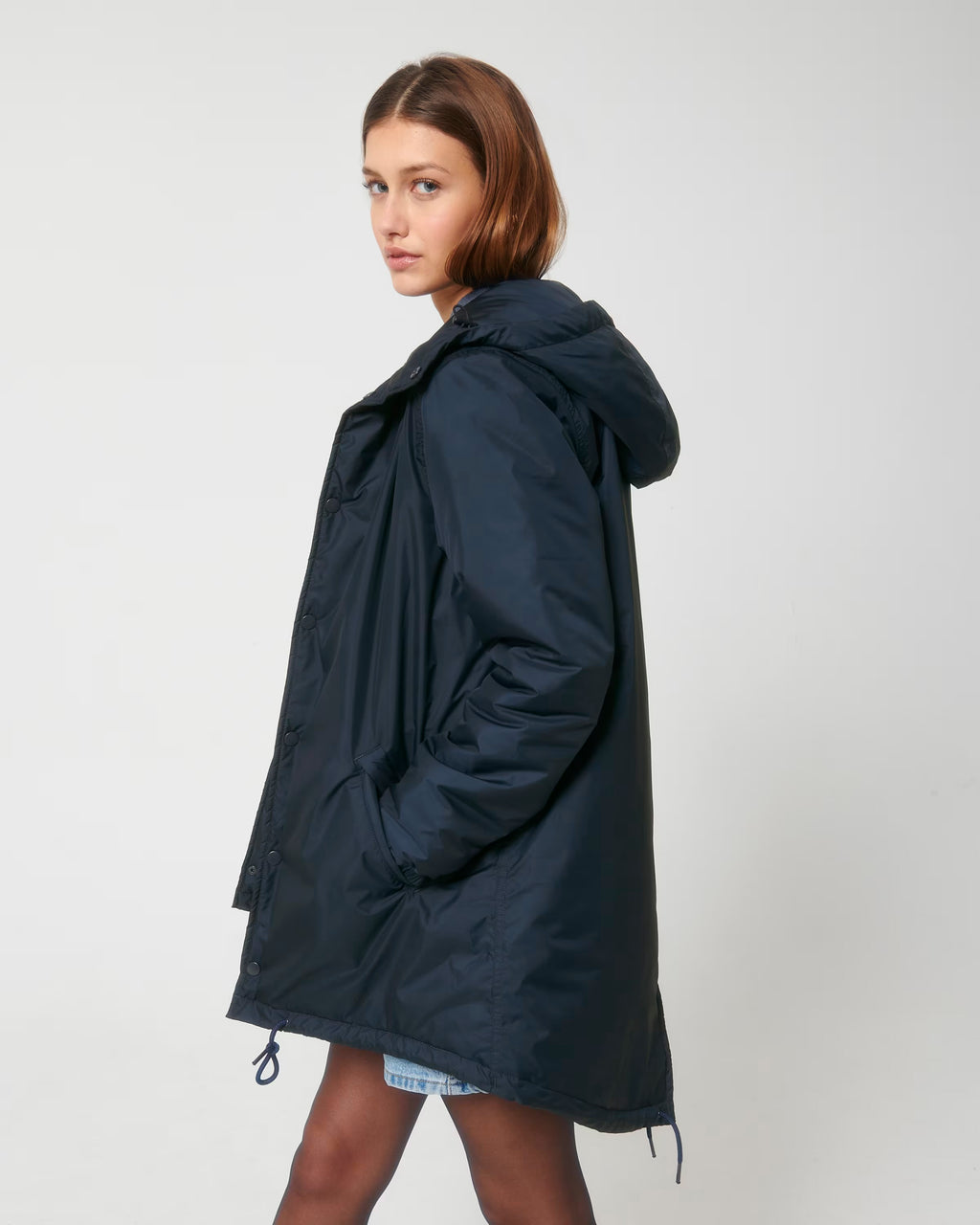 MINIMALISTINĖ NAVY STRIUKĖ