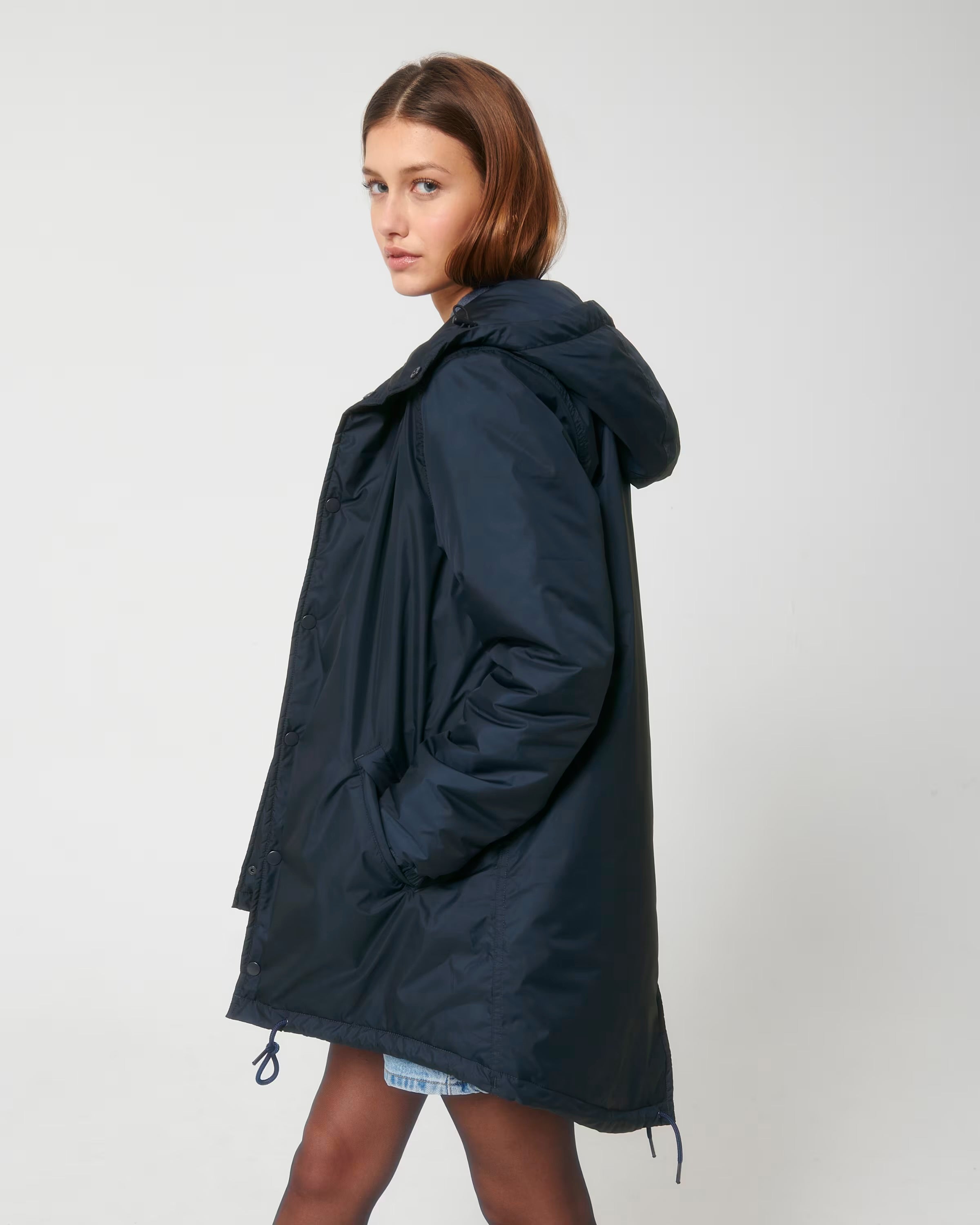 MINIMALISTINĖ NAVY STRIUKĖ