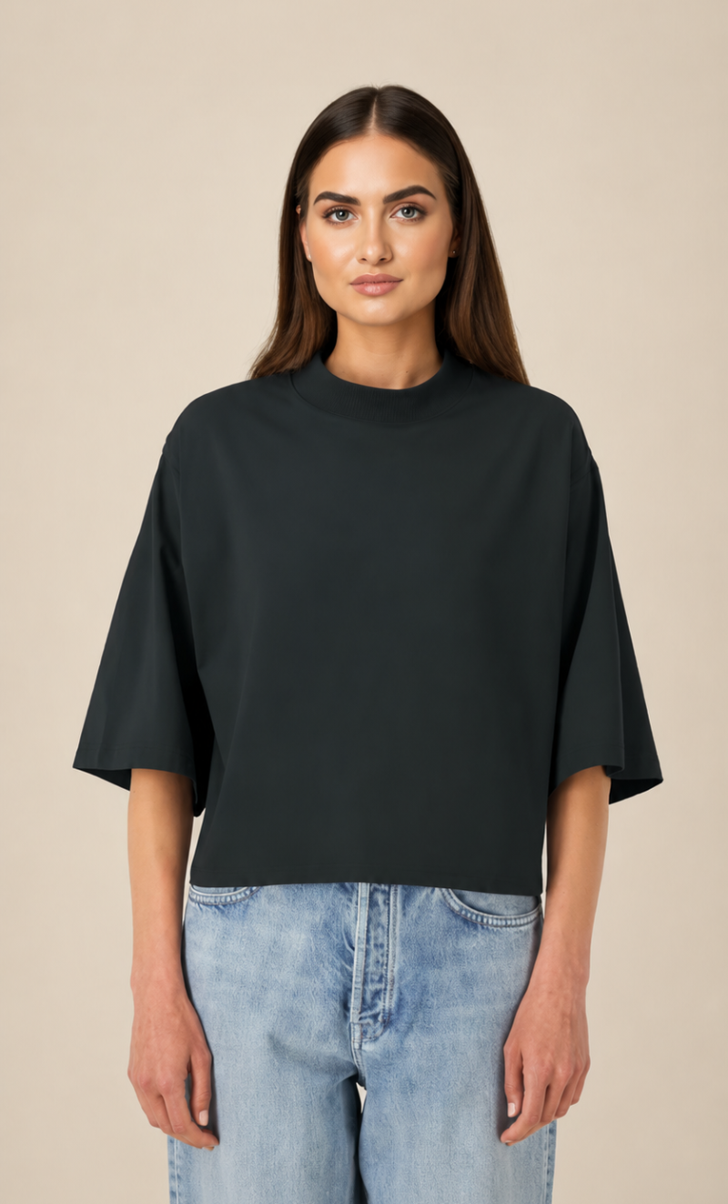 OVERSIZED CROPPED BLACK MARŠKINĖLIAI